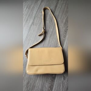 Liz Claiborne Minimalist Tan Flap Crossbody Satchel Bag Neutral Messenger Purse